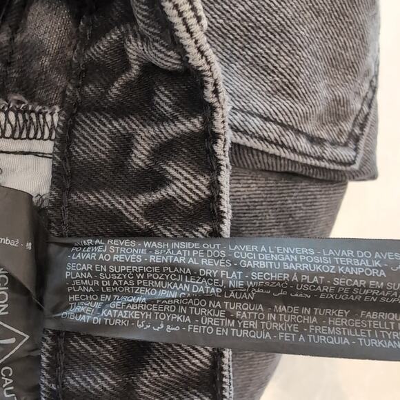 Zara Faded Black High Rise The 90's Mom Fit Jeans Size 2 - Picture 11 of 12